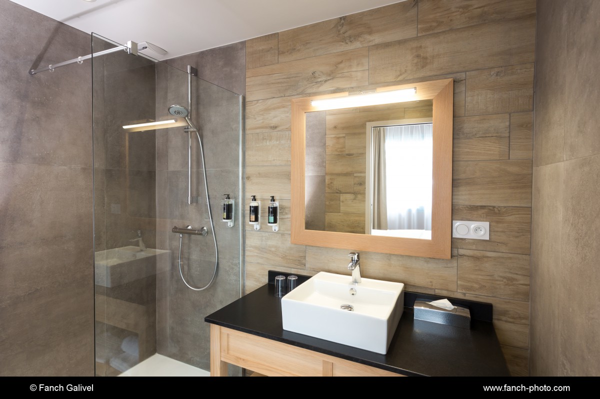 Salle de bain _ Hôtel le Tumulus à Carnac