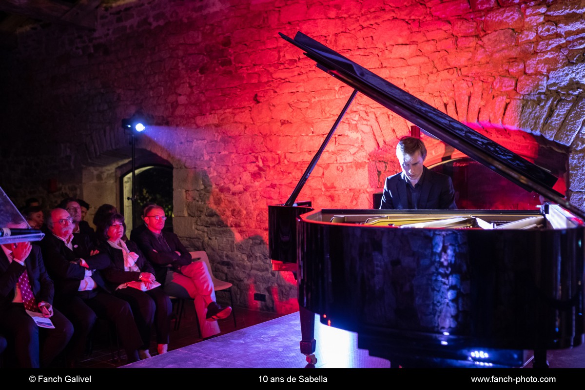 Gaspard Dehaene (piano), 10 ans de Sabella