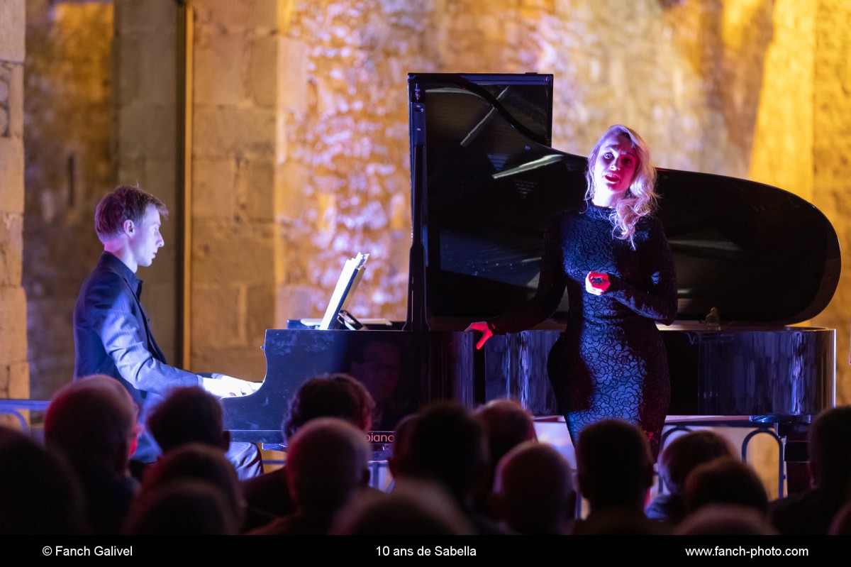 Gaspard Dehaene (piano) et Victoria Jung (voix), 10 ans de Sabella