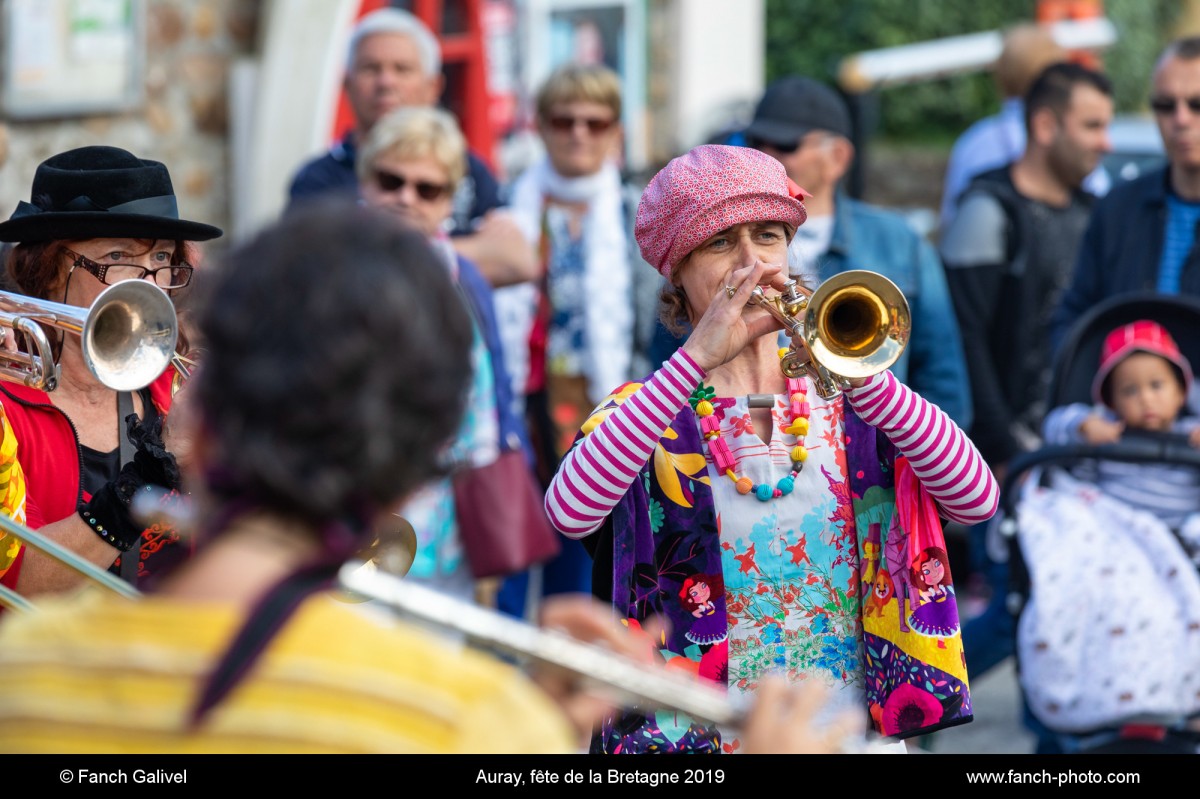 La Fanfare du Bono au port de Saint Goustan à Auray. Fête de la Bretagne 2019 organisé par l'association A L'Assaut D Rues.