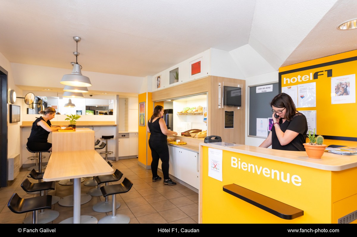 Accueil et petit déjeuner. Hotel Formule 1 _ Caudan