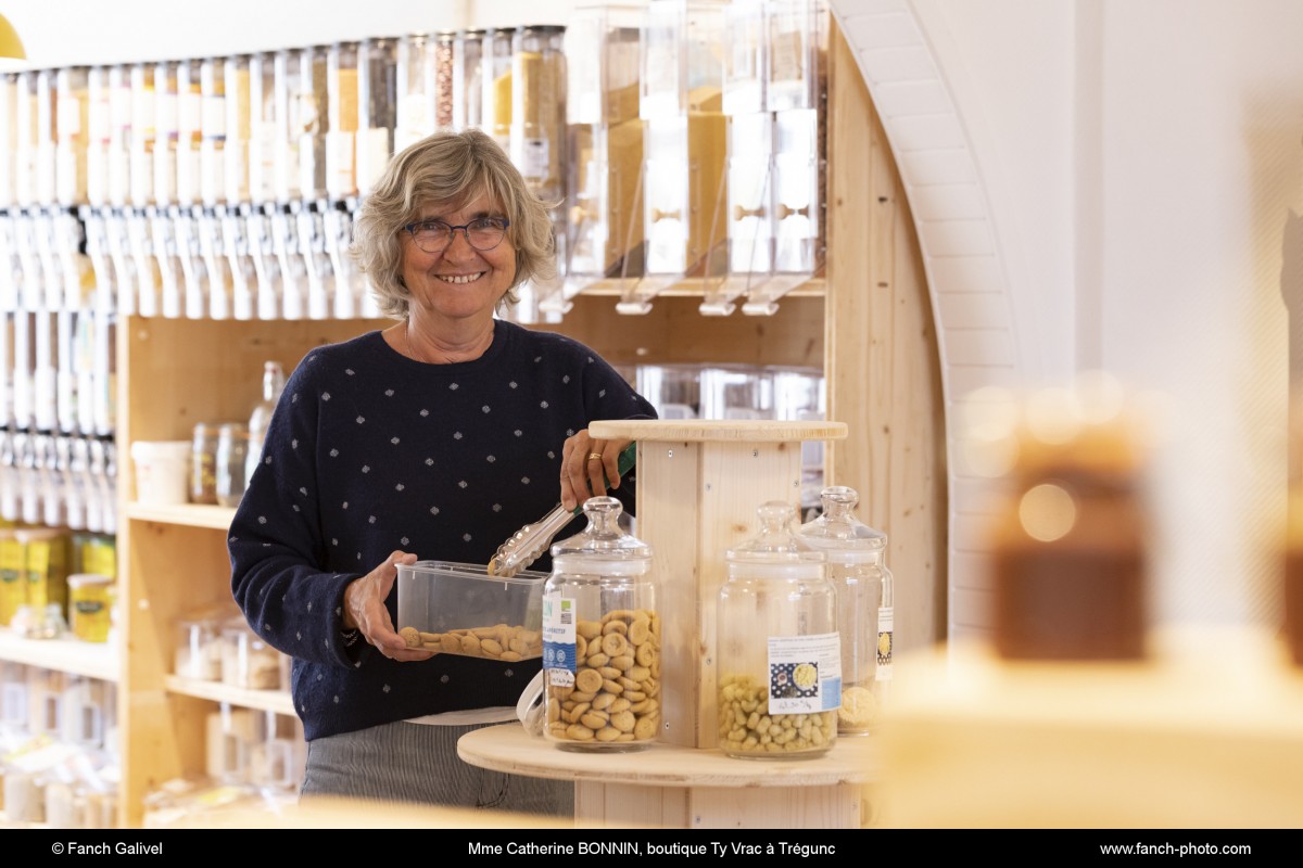 Mme Catherine BONNIN, épicerie Ty Vrac à Trégunc dans le Finistère