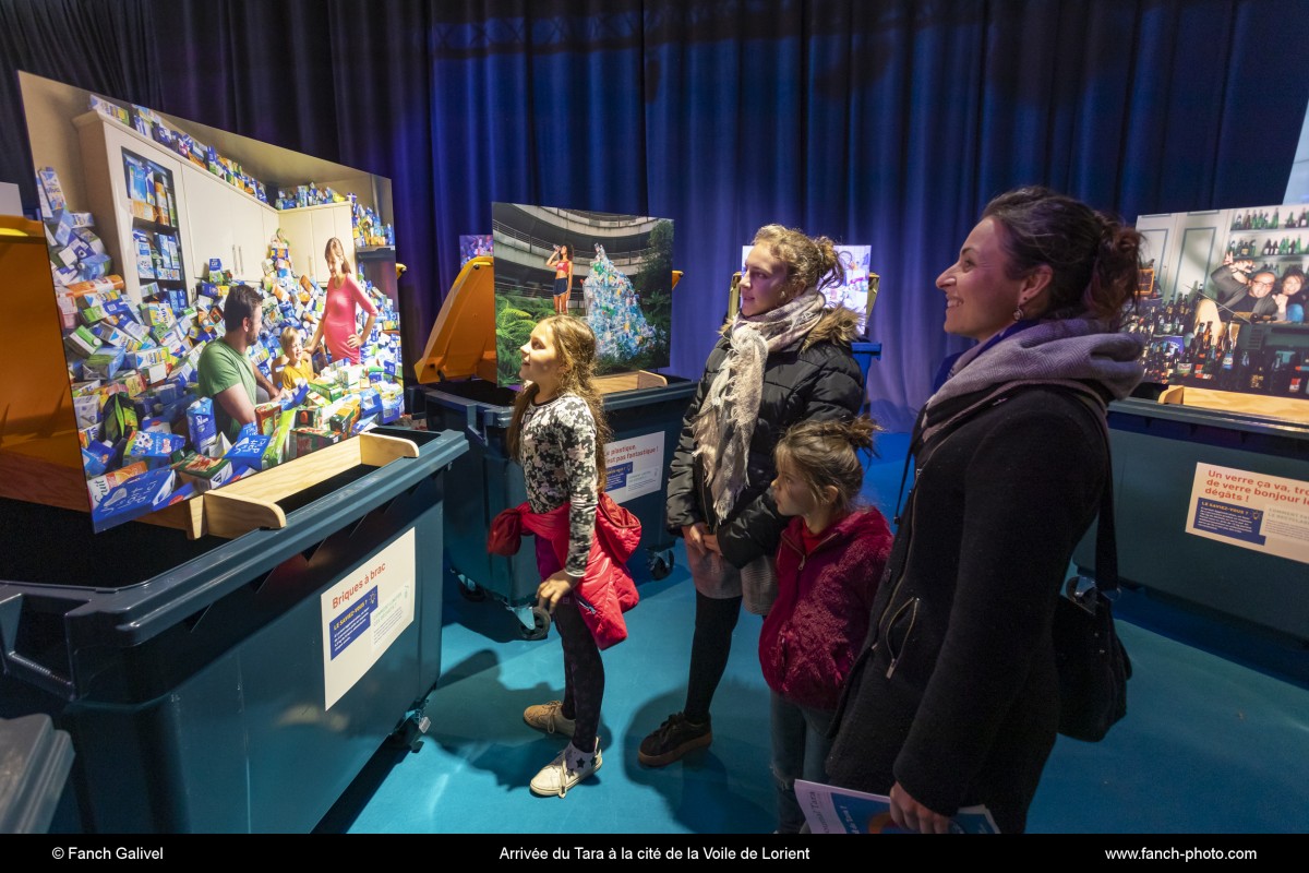 Exposition photographique à la cité de la voile de Lorient à l'occasion du retour du Tara