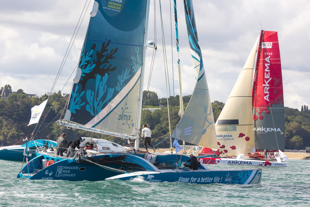 Olmix et Arkema au passage de la bouée spectacle_Trophée Multi 50 "Prince de Bretagne" 2015.