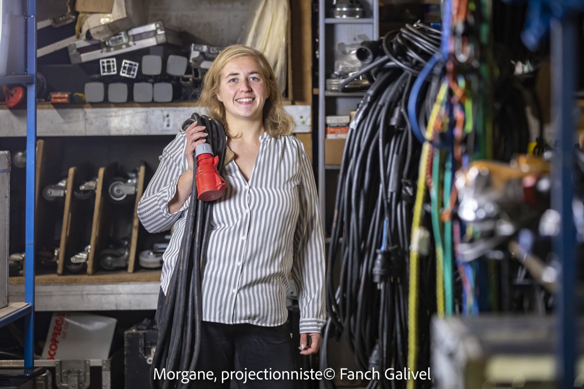 Morgane, projectionniste itinérante de cinéma en plein air_Cin'étoiles à Elven