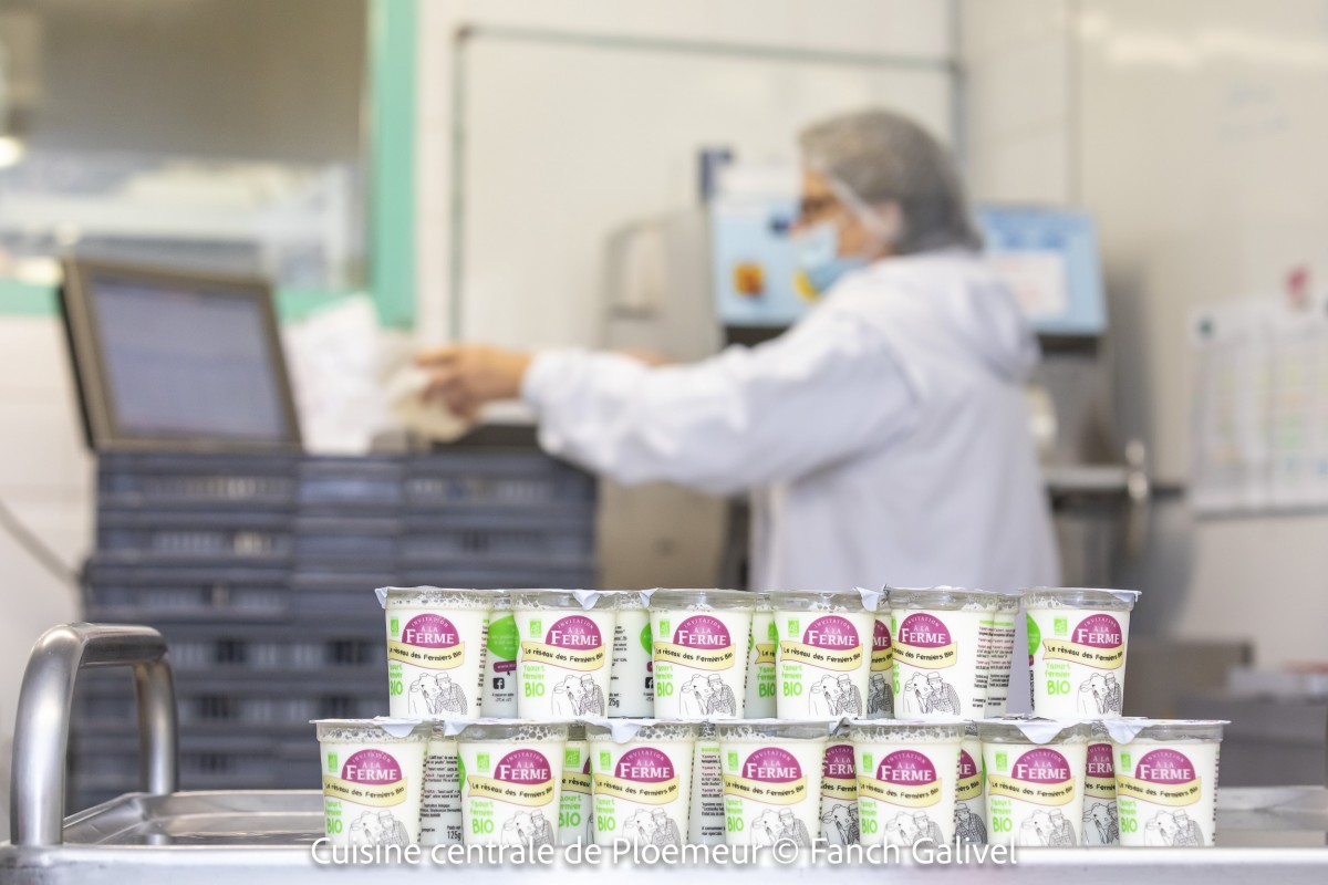 Préparation des repas _ Cuisine centrale de Ploemeur