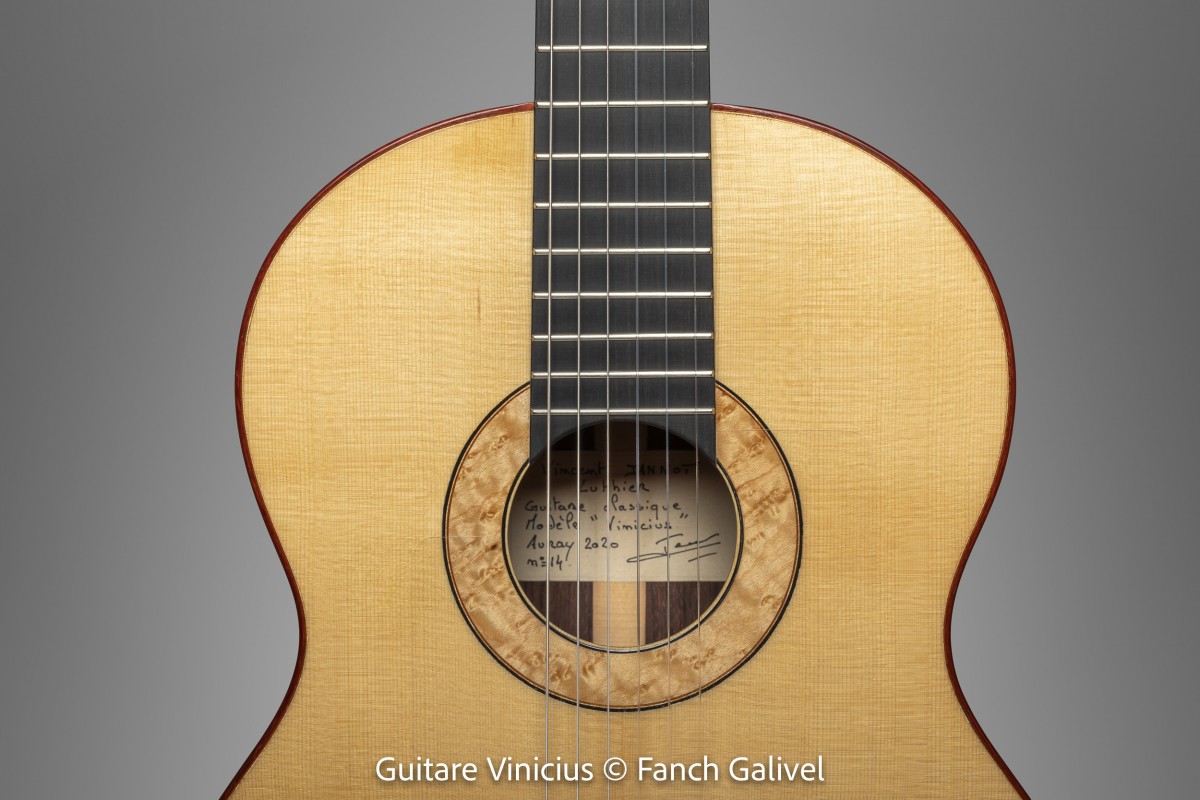 Vinicius _ Guitare classique. Luthier : Vincent Jannot