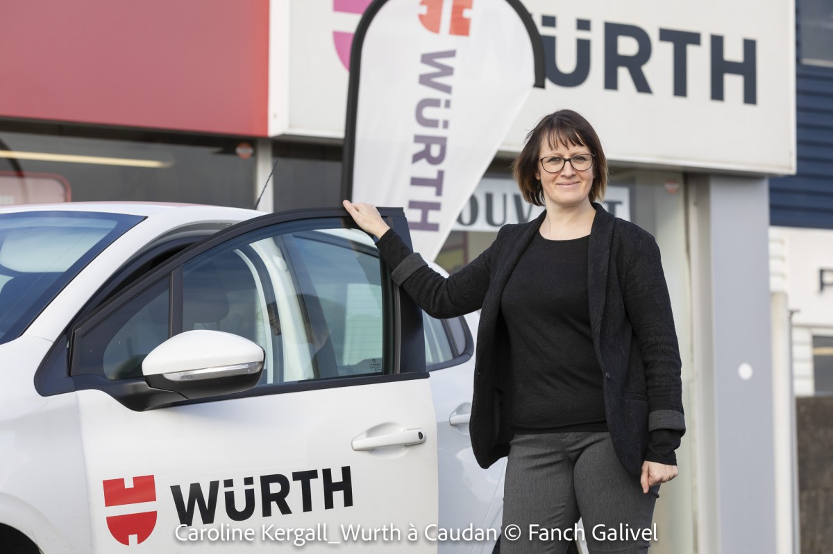 Caroline Kergall, commercial au centre de l’entreprise Wurth à Caudan