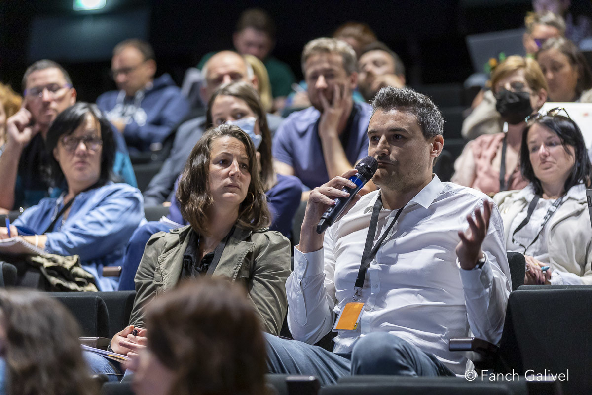 Rénov Habitat _ Plénière réseau Rennes. Réunion de réseau Rénov Habitat Bretagne réunissant des conseillers/conseillères spécialisé(e)s sur les solutions stratégiques et des élu(e)s.Questions/Réponses