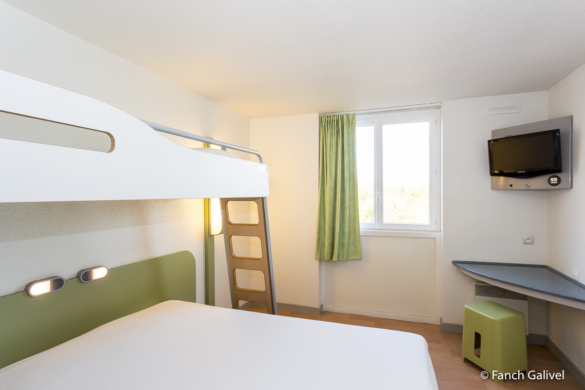 Chambre _ Hôtel Ibis budget d'Hennebont