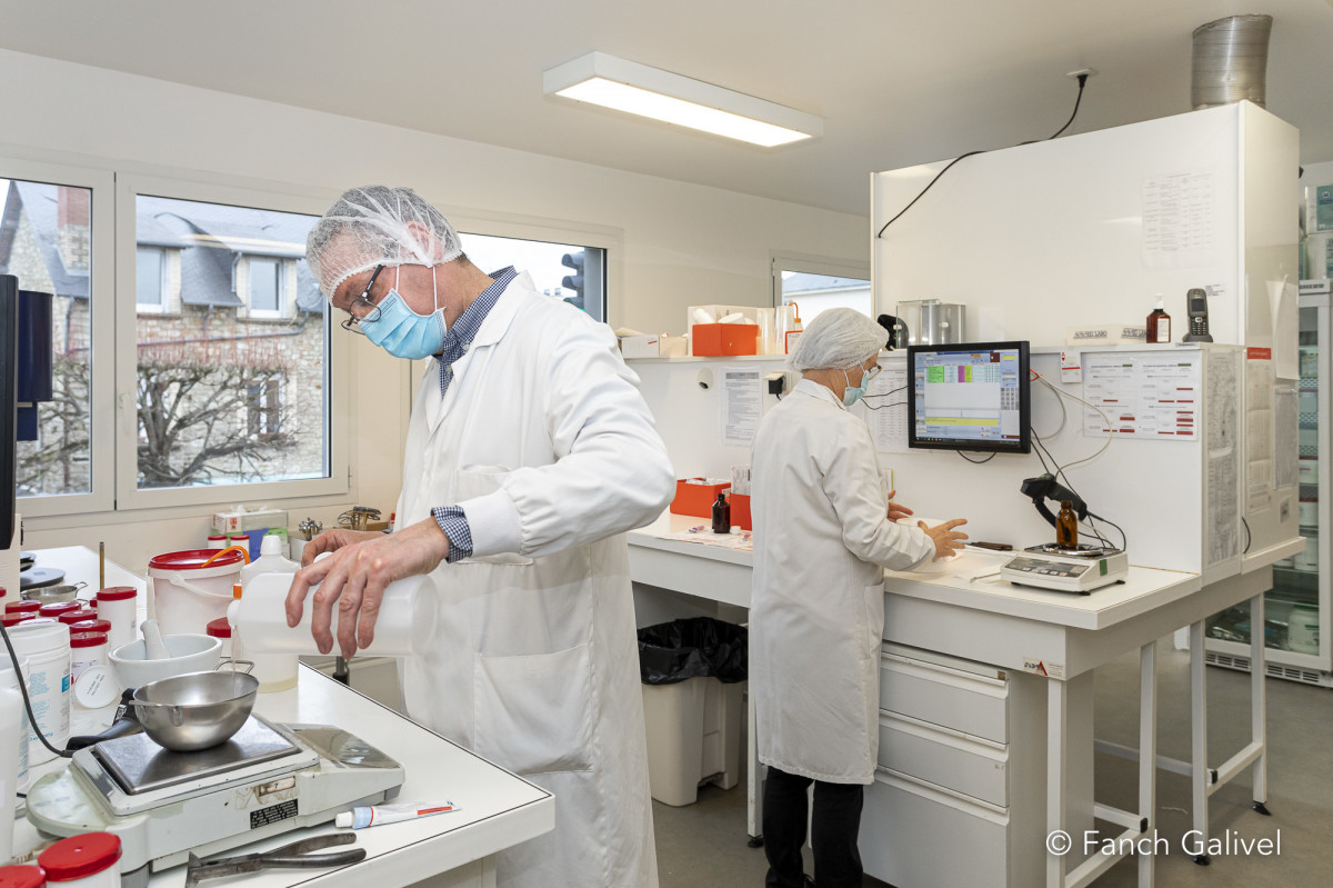 Préparation pharmaceutique. La Pharmacie et préparatoire kerangal à Rennes.
