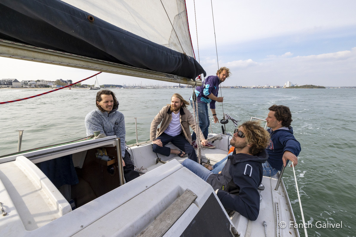 Navigation entre amis dans la rade de Lorient.