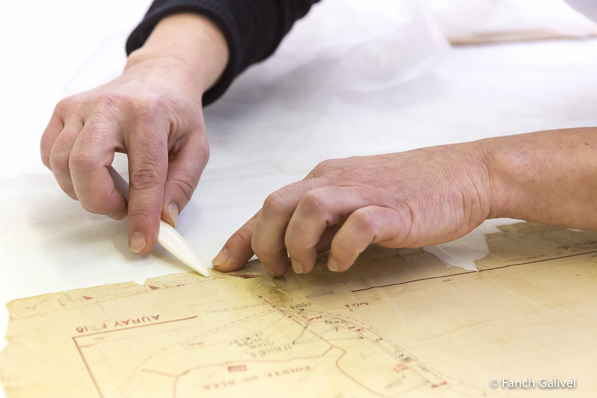 Restauration d'une ancienne carte du cadastre. Archives départementales du Morbihan