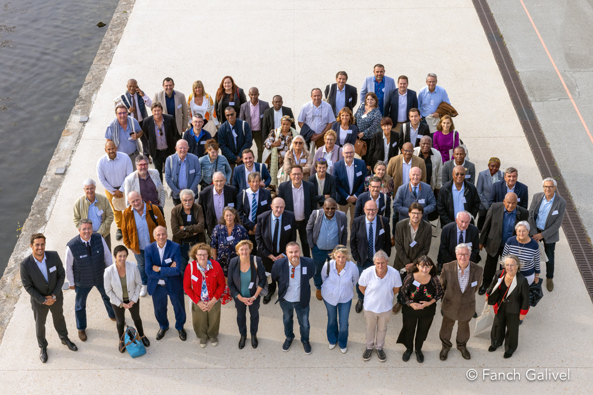 photographie de groupe des élus des littoraux à Lorient