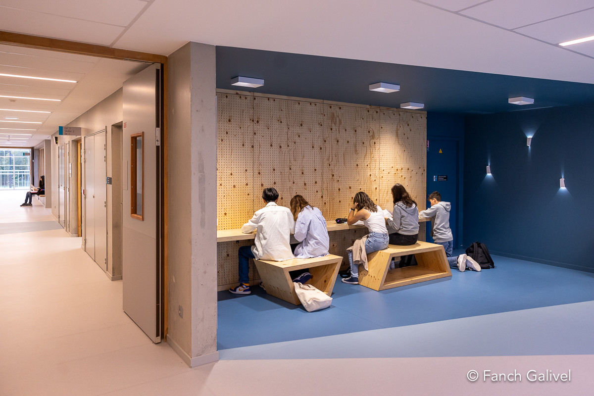 Lycée Mona Ozoul à Ploërmel.