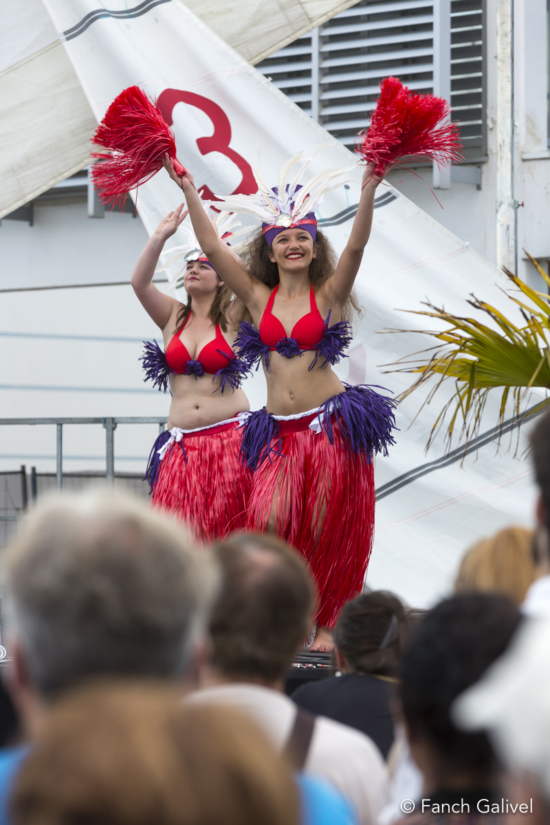 28 Mai 2016, départ du Tara du port de Lorient. Danse Polynésienne.