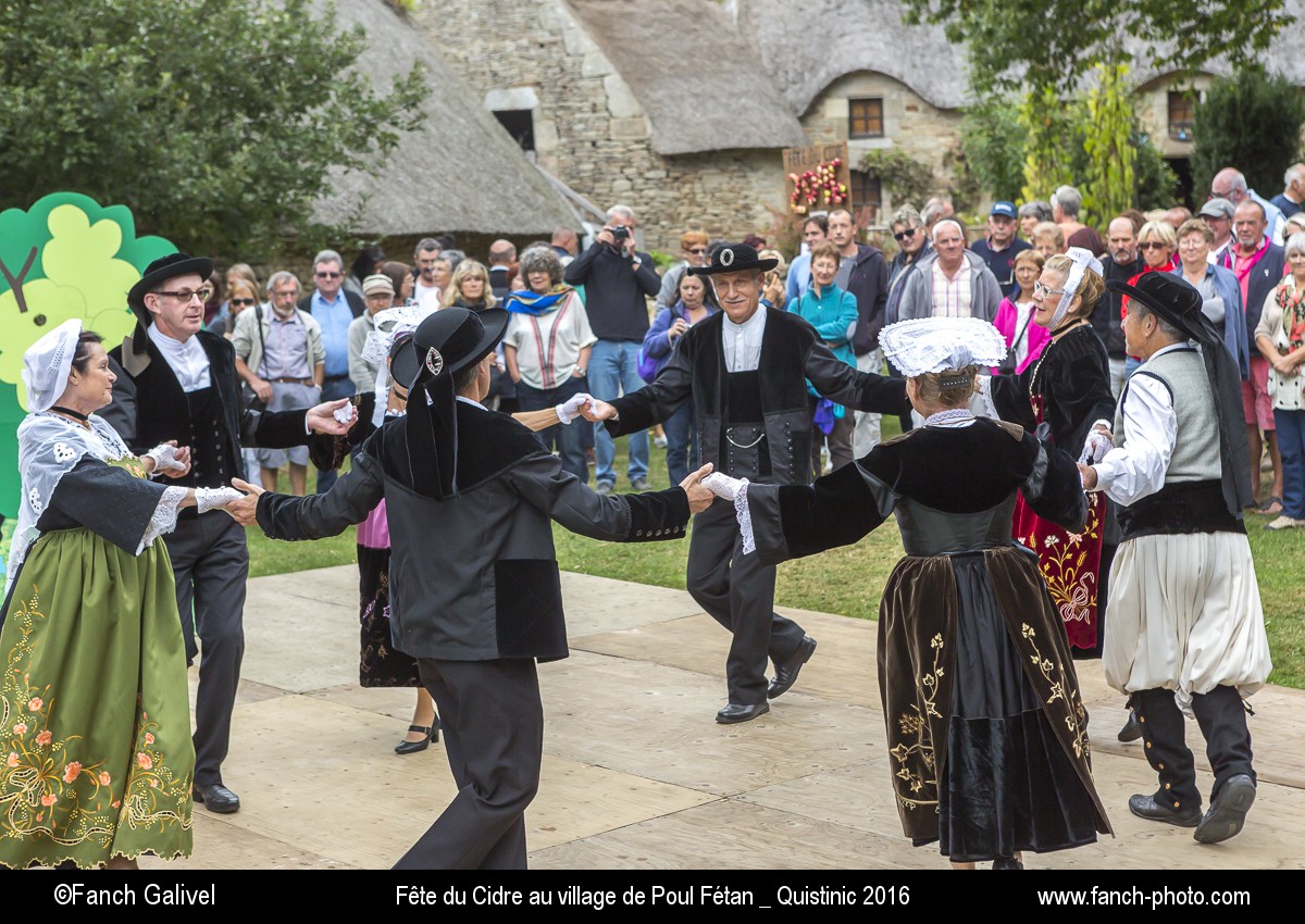 Cercle Celtique Danserion An Avel. 2016, Fête du cidre dans le village de Poul Fétan _ Quistinic (56)