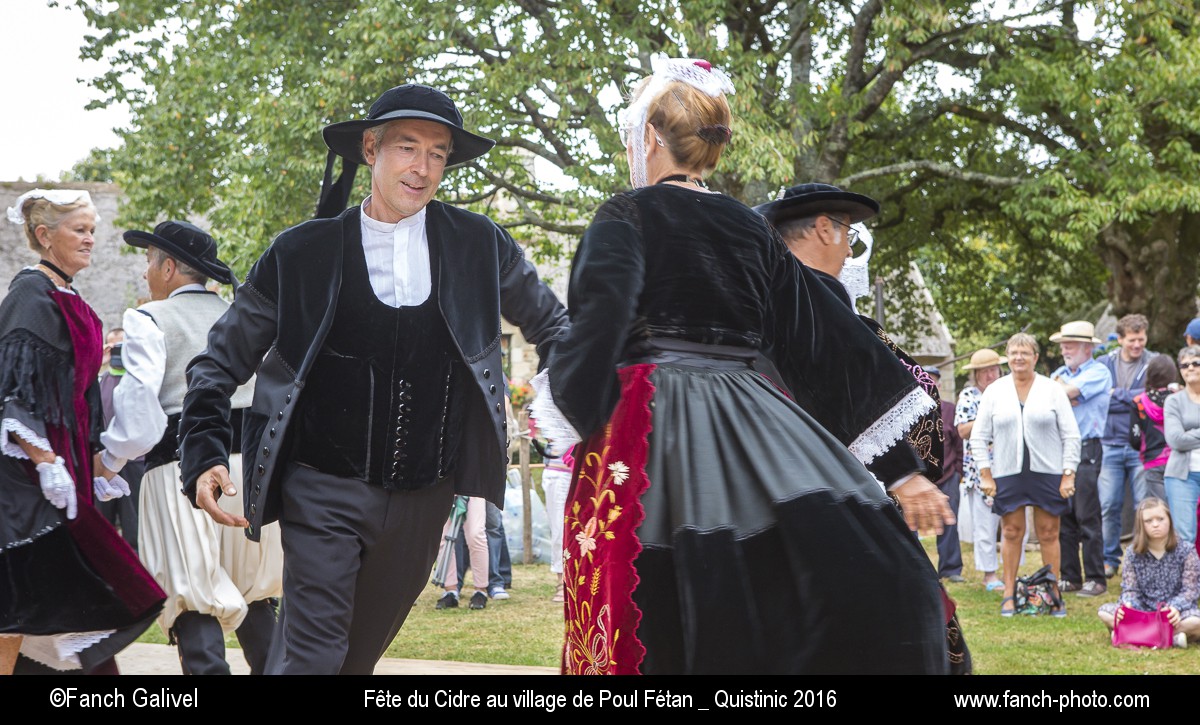 Cercle Celtique Danserion An Avel. 2016, Fête du cidre dans le village de Poul Fétan _ Quistinic (56)