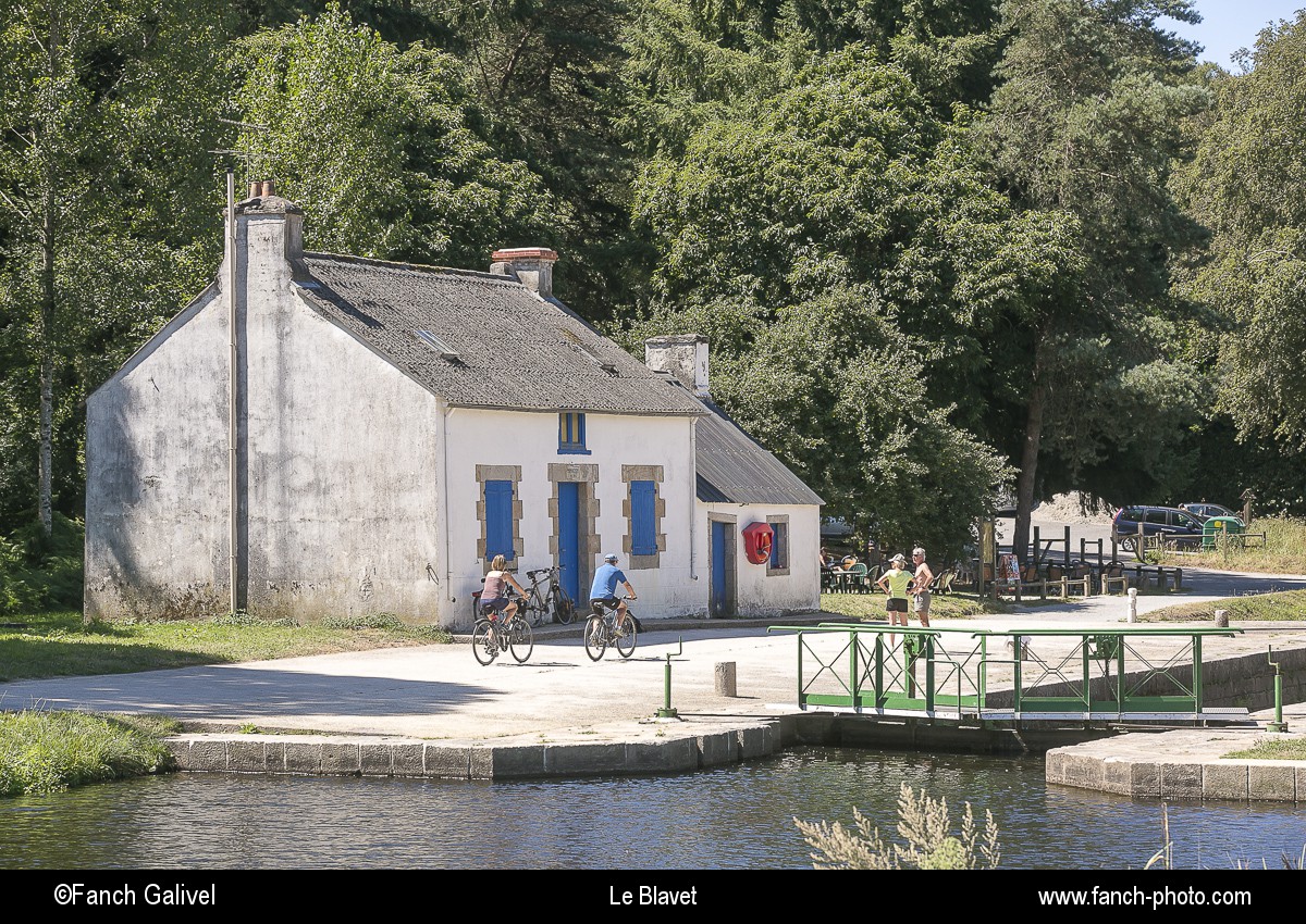 L'écluse de Minazen le long du Blavet. Languidic