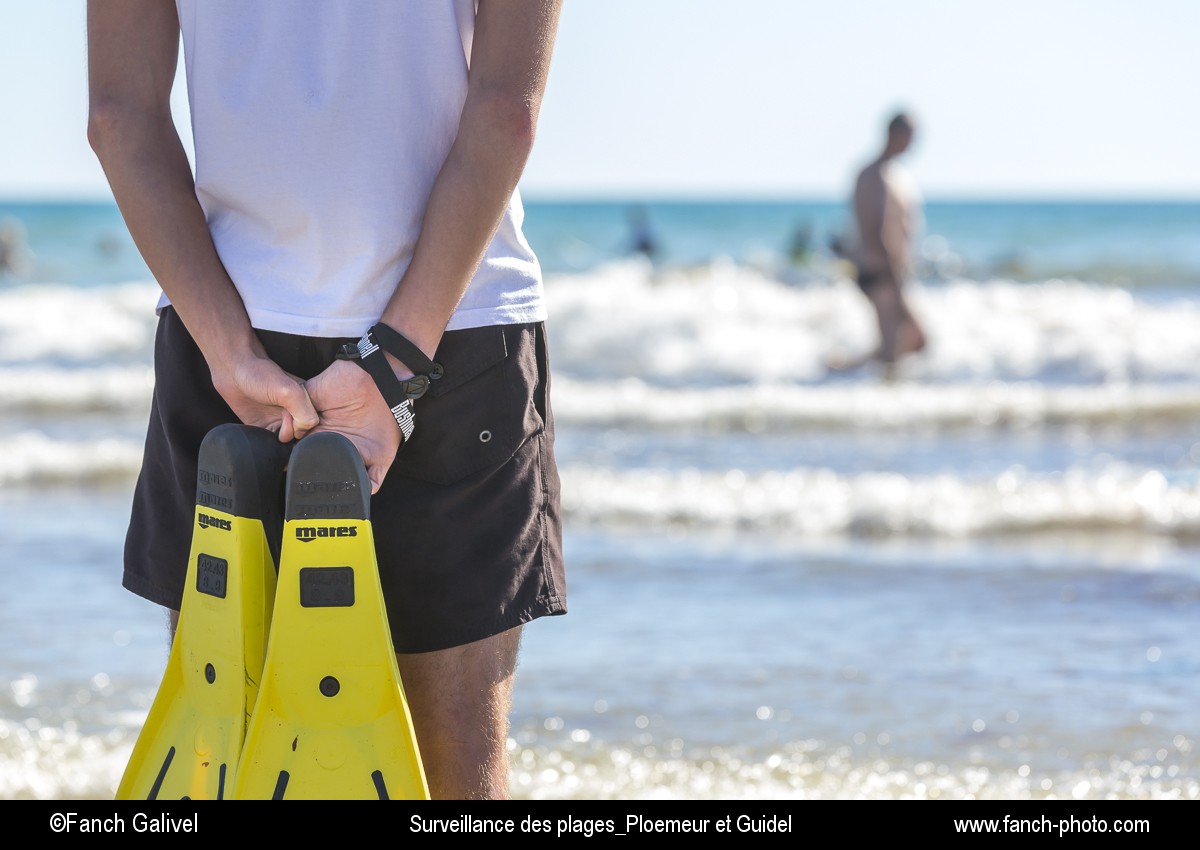 Surveillance des plages. Sauveteurs en mer. Plage du Loch à Ploemeur