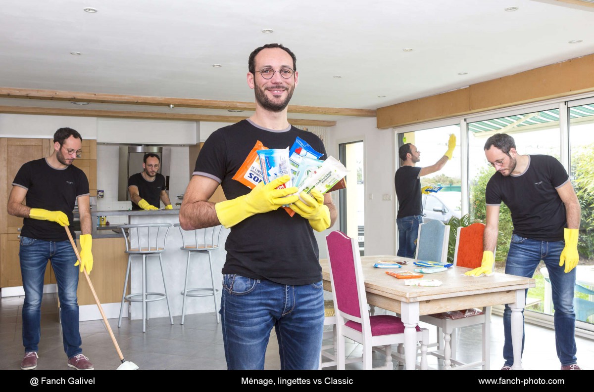 Ménage avec produits d'entretien sous forme de lingettes