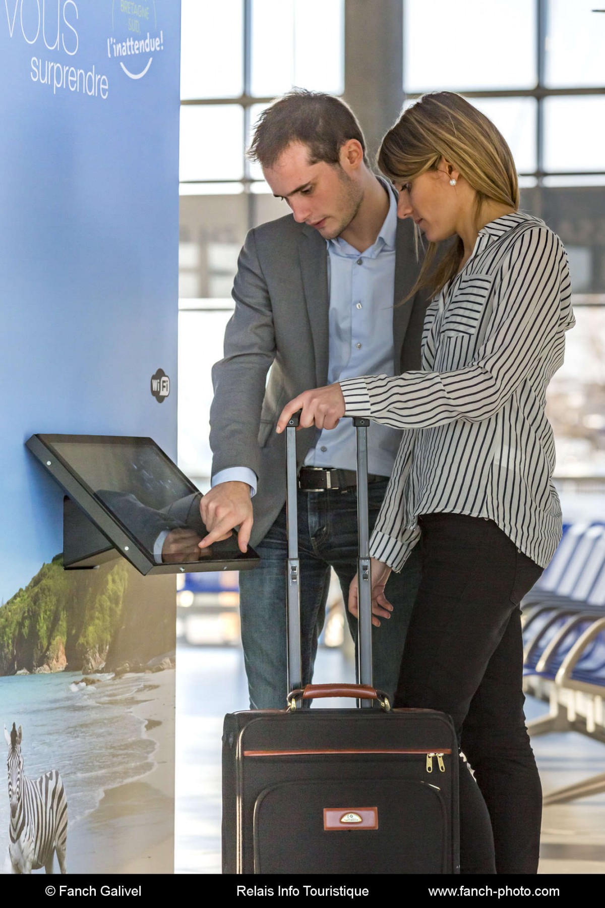 Relais d'information touristique "Lorient Bretagne Tourisme". Gare maritime ( embarquement pour Groix ) . Lorient