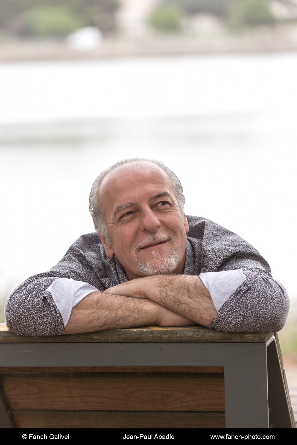 Jean-Paul Abadie, chef de de l’Amphitrion devant les rives du Scorff à Lorient.