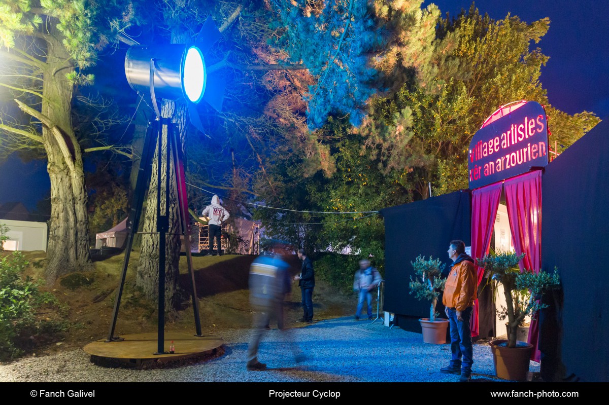 Agence Mtw_ projecteur CYKLOP au Festival du chant de marins de Paimpol