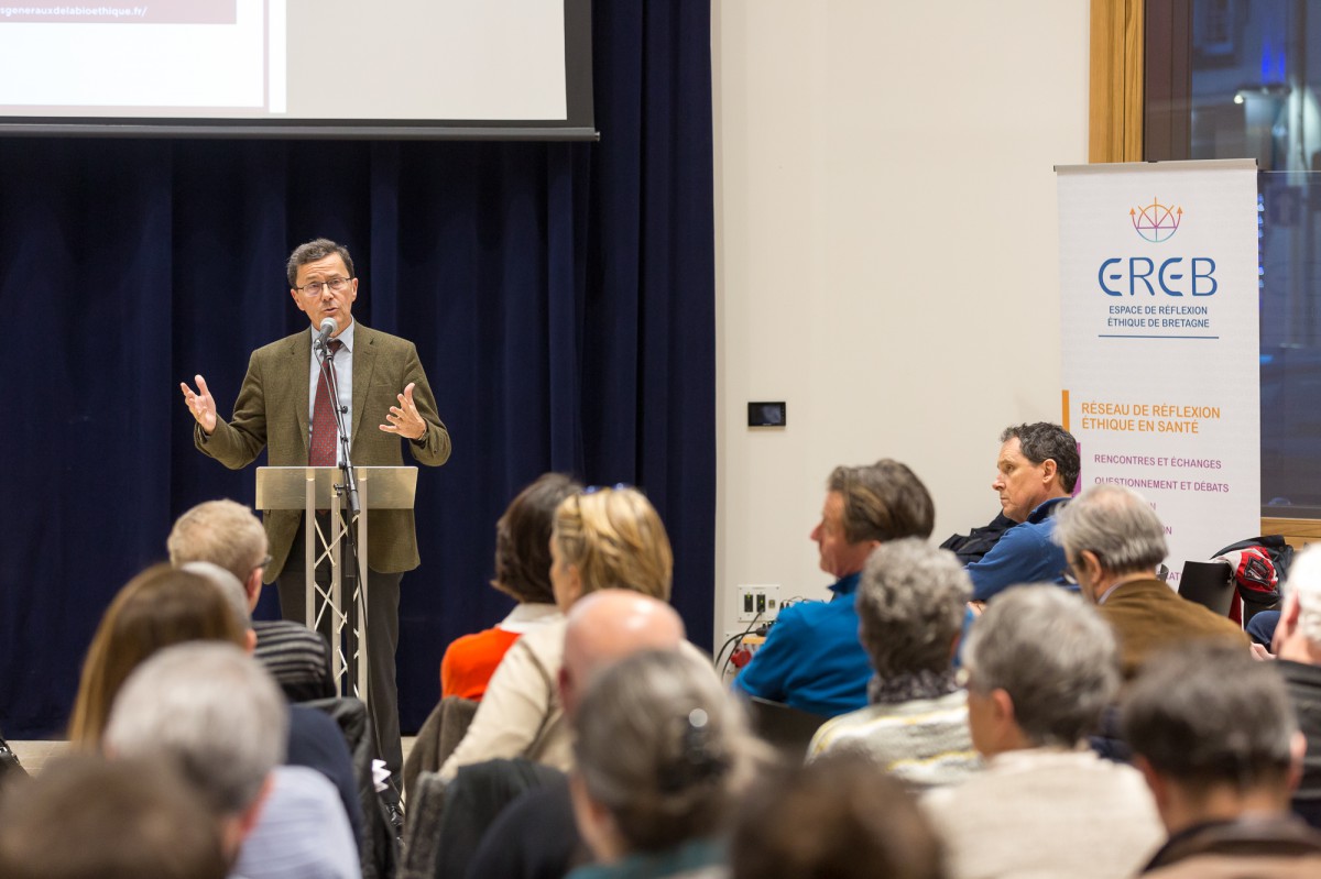 Débat public sur la PMA à Quimper _ © Fanch Galivel