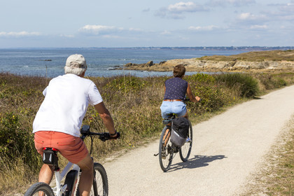 Voie piétons et cyclistes le long de la côte de Ploemeur