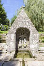 La fontaine Saint Muthurin à Quistinic
