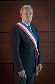 Mr Yves Normand _ Maire de la Trinite sur mer ( 56).