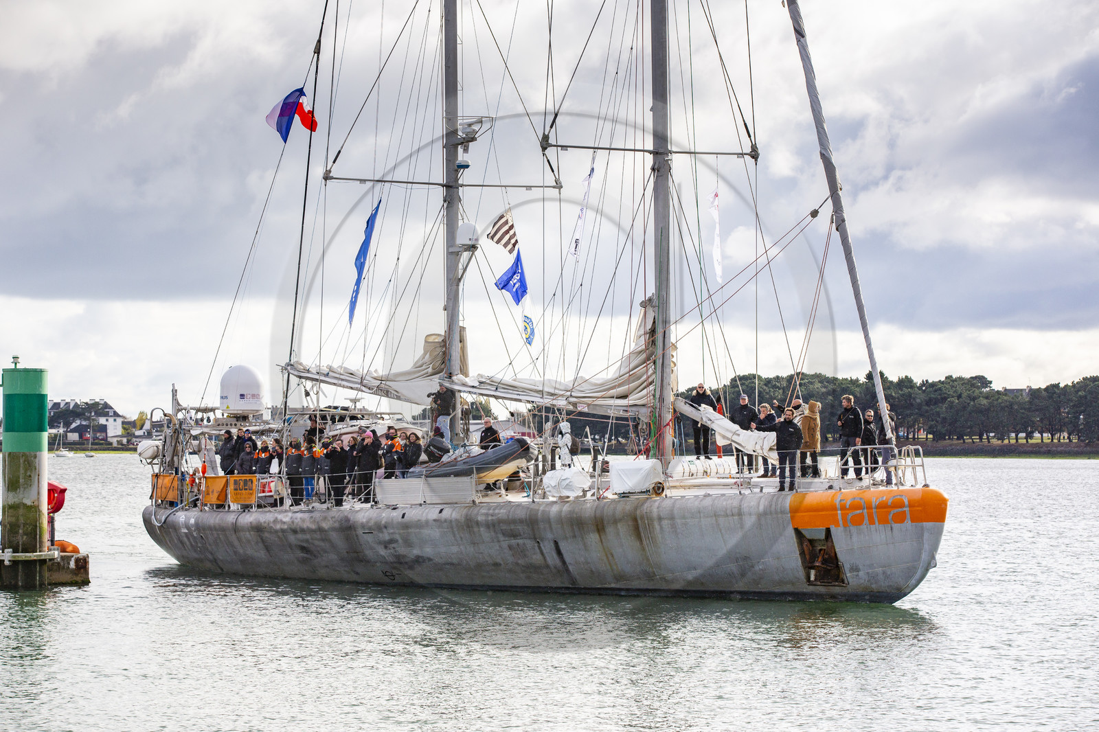 Lorient le 27 Octobre 2018 _ Arrivée du Tara à la Base de sous-marins de Lorient.