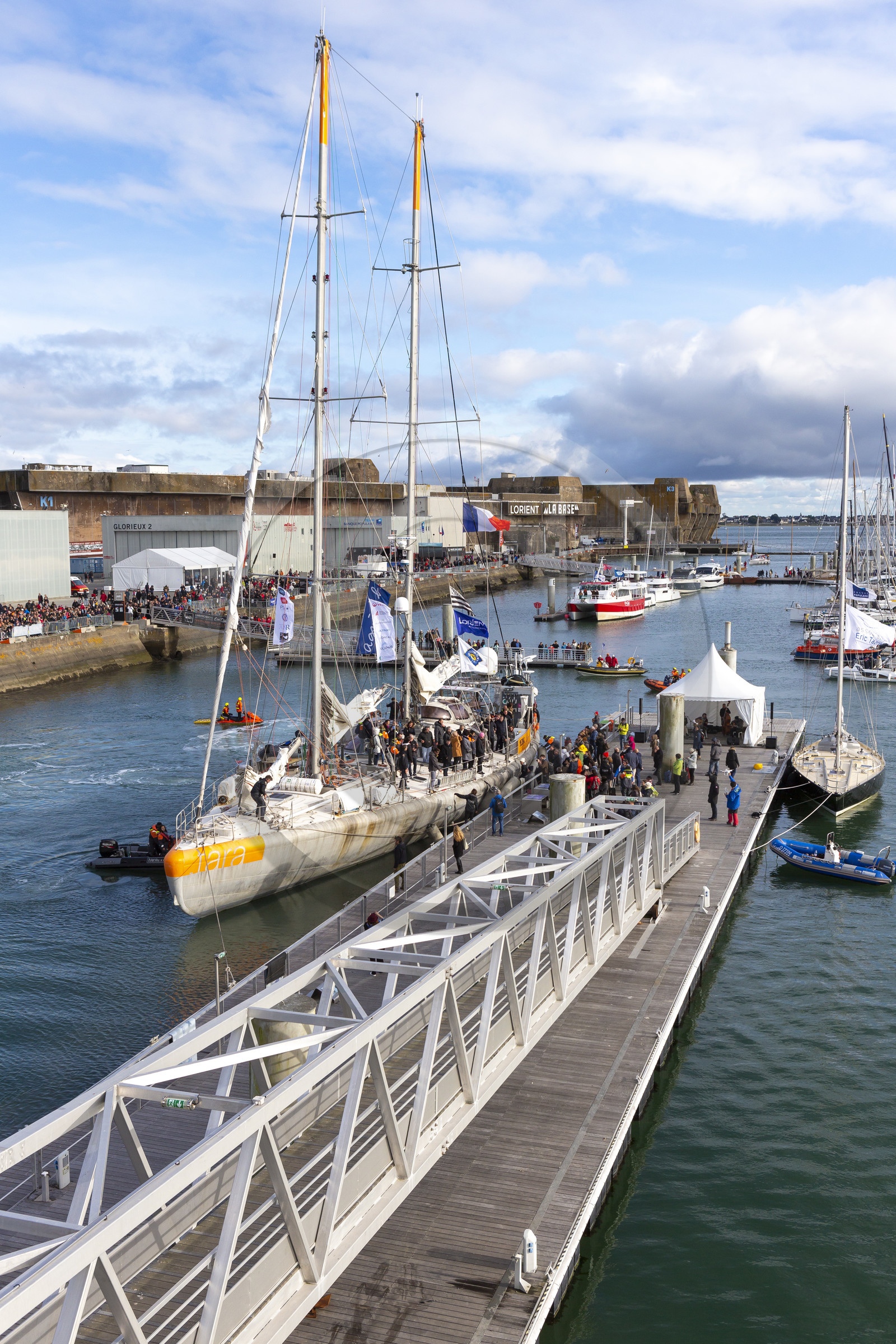 Lorient le 27 Octobre 2018 _ Arrivée du Tara à la Base de sous-marins de Lorient.