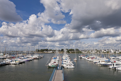 Le port de la pointe _ Port-Louis