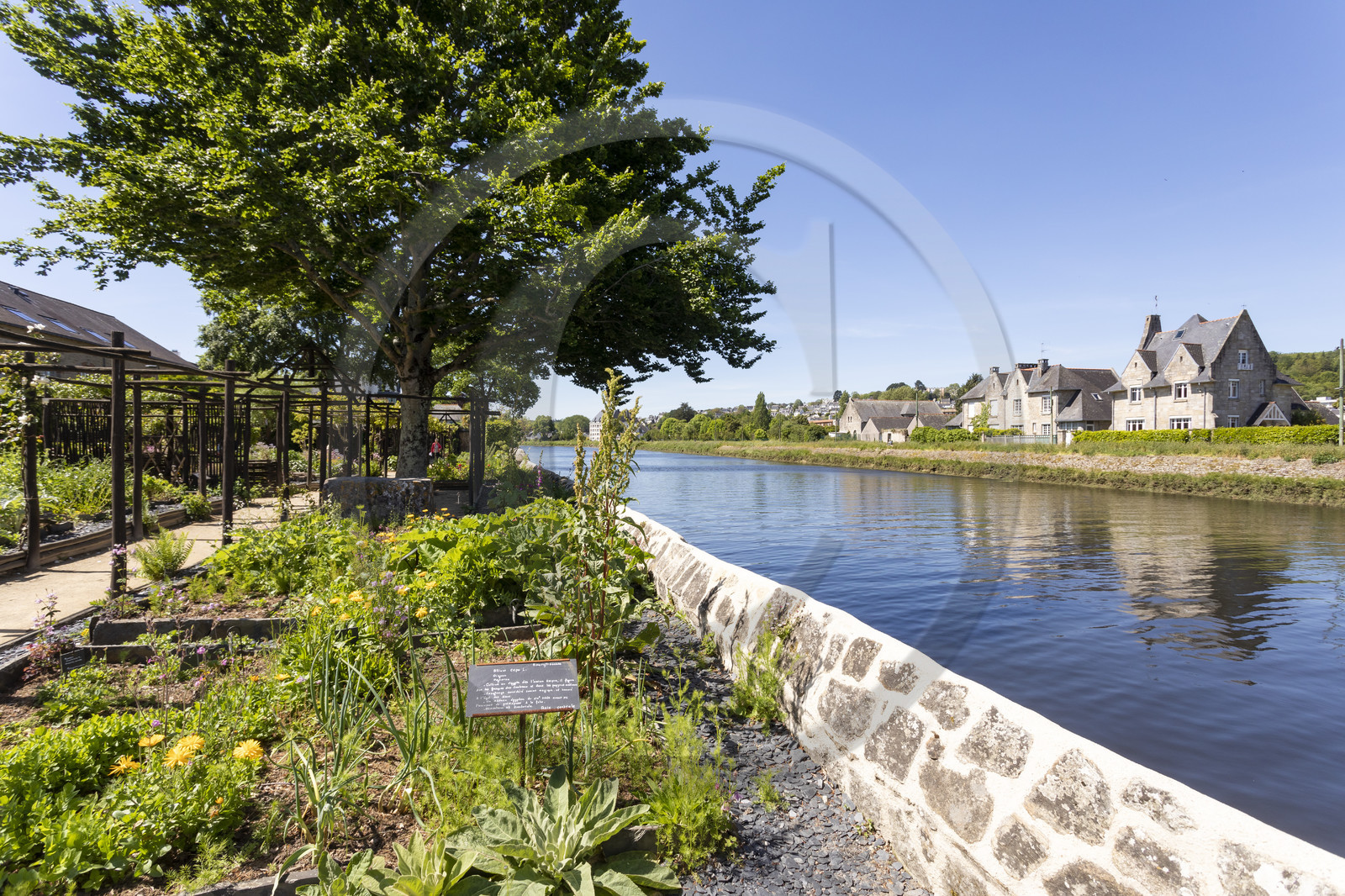 Le jardin du Prieuré Locmaria à Quimper