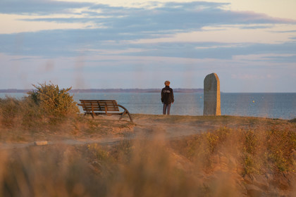 Stèle aux émigrés entre Légenèse et Ty Bihan