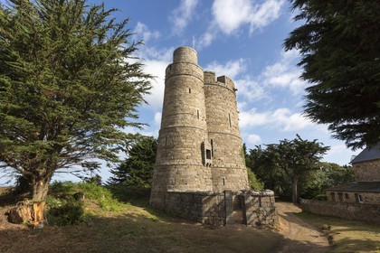 La tour des Ebihens _ St Jacut de la mer