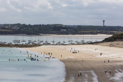 La plage du Rougeret à Saint-Jacut de la Mer ( 22 ).