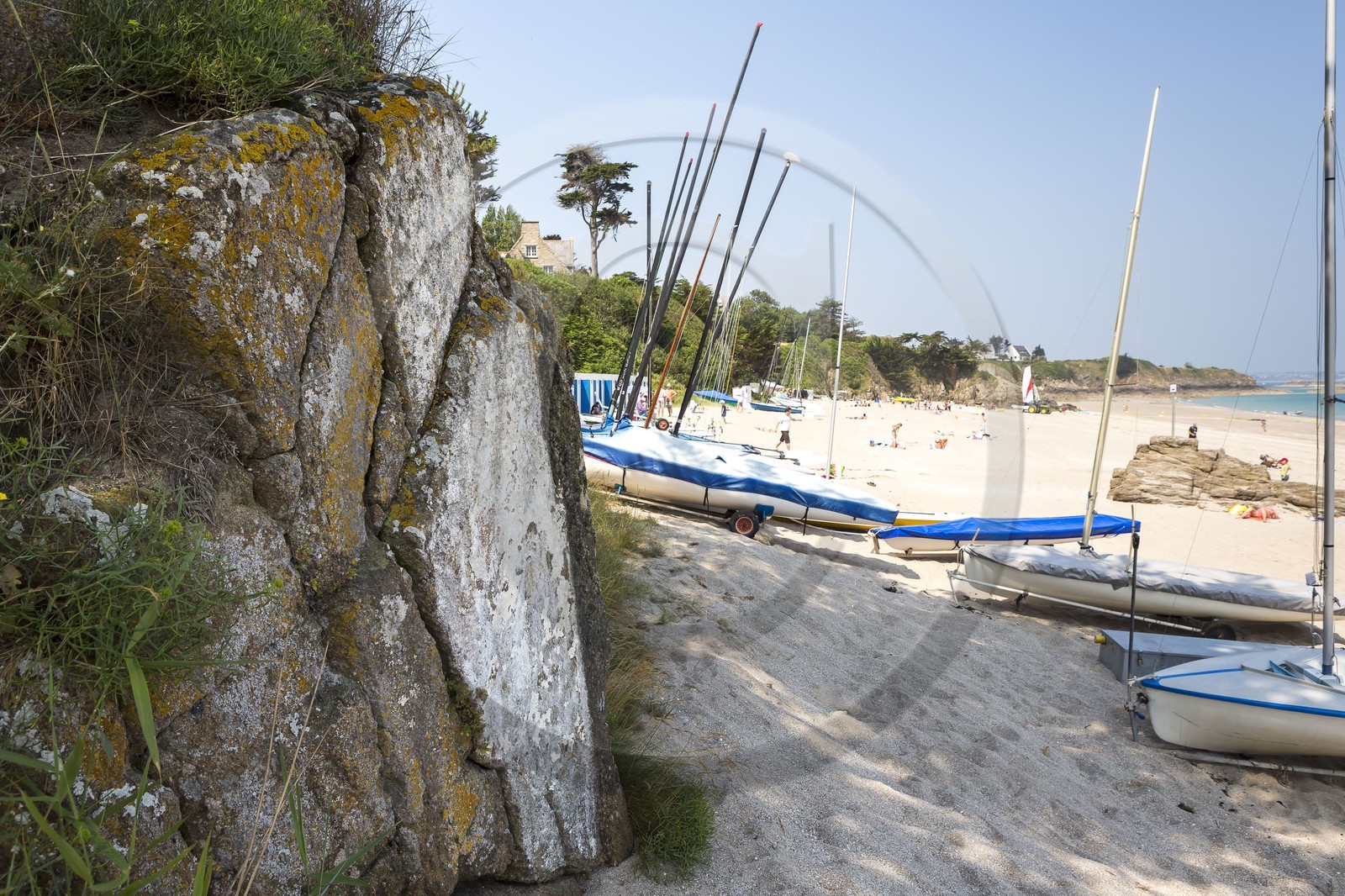Le Saint Awawa sur la plage du Rougeret à Saint-Jacut de la Mer ( 22 ).