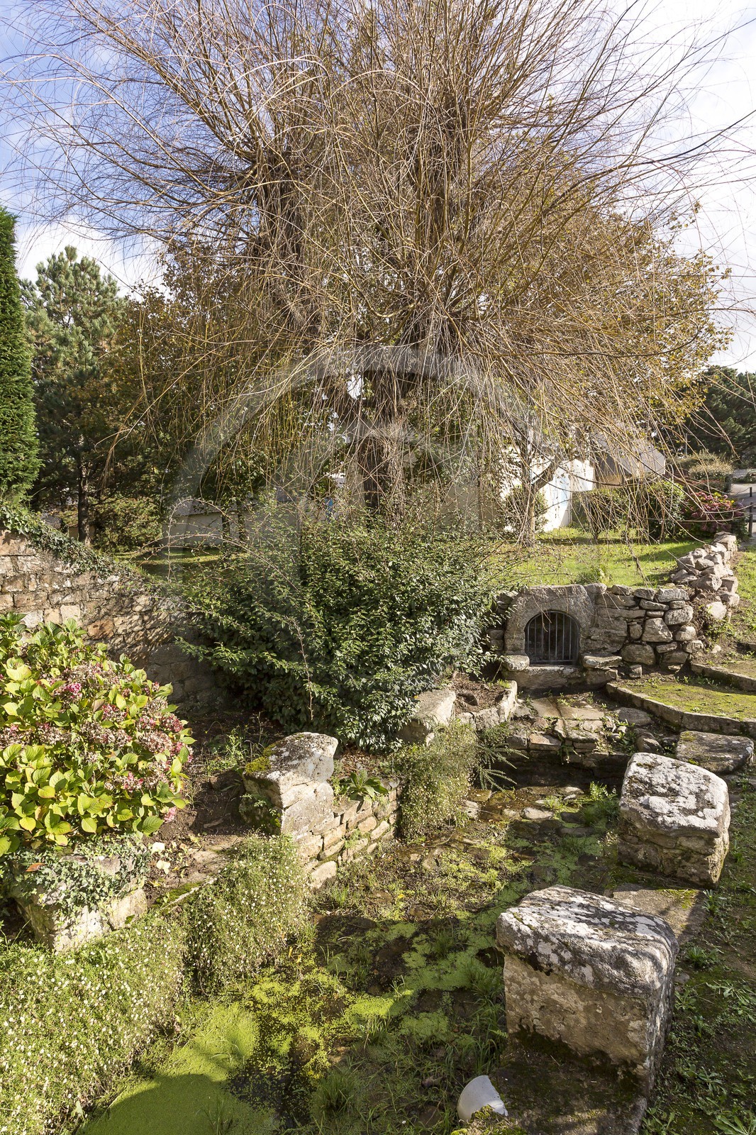 Fontaine proche de Kervillen _ La Trinite sur Mer.
