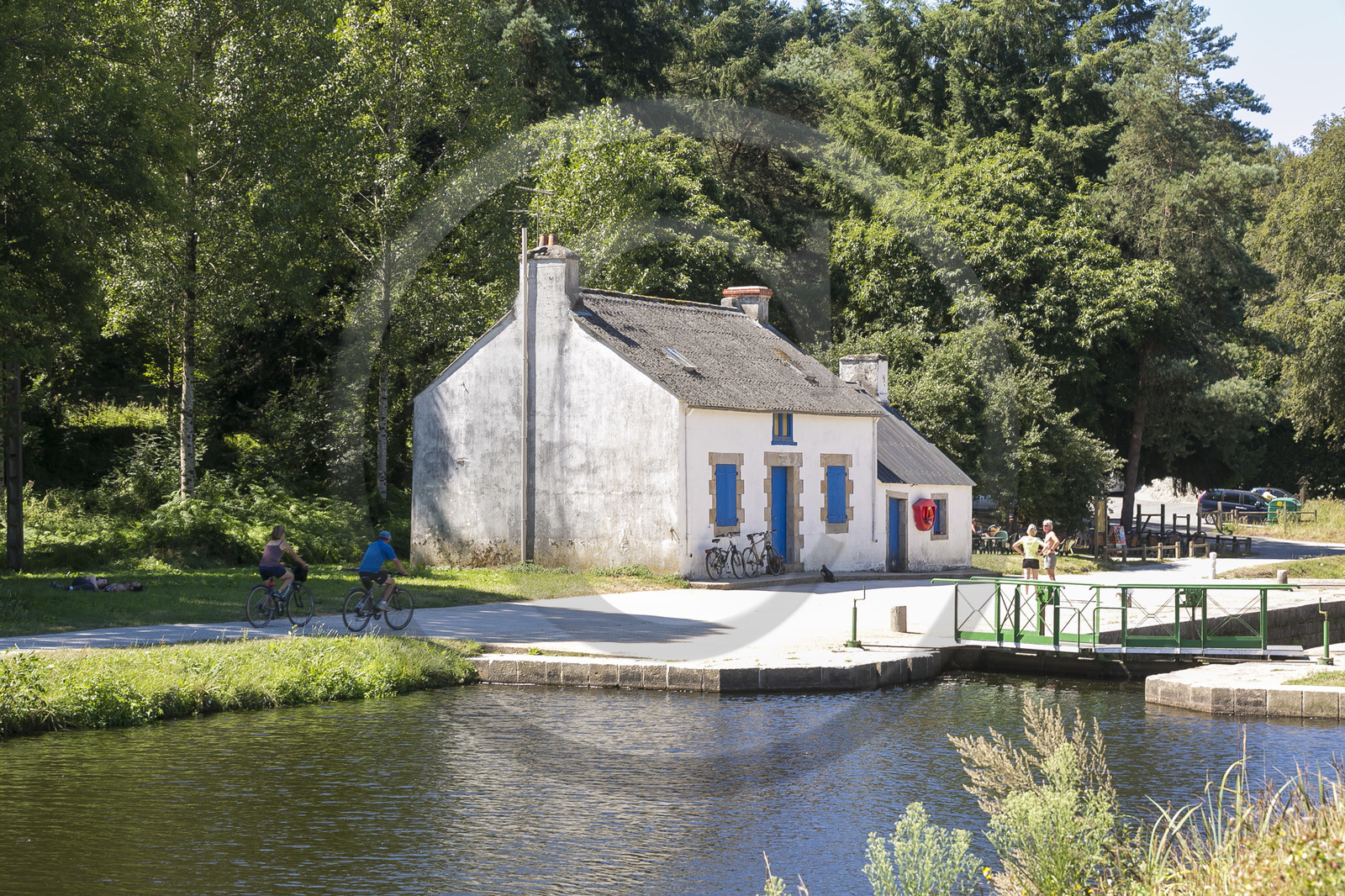 L'écluse de Minazen le long du Blavet. Languidic
