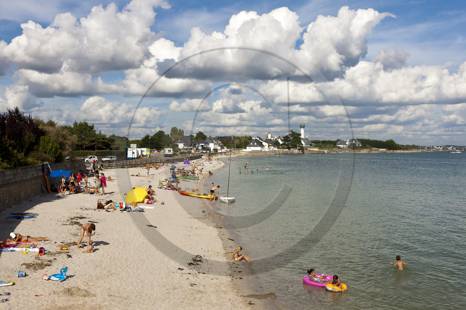 PLAGE COTE ROUGE - PORT-LOUIS