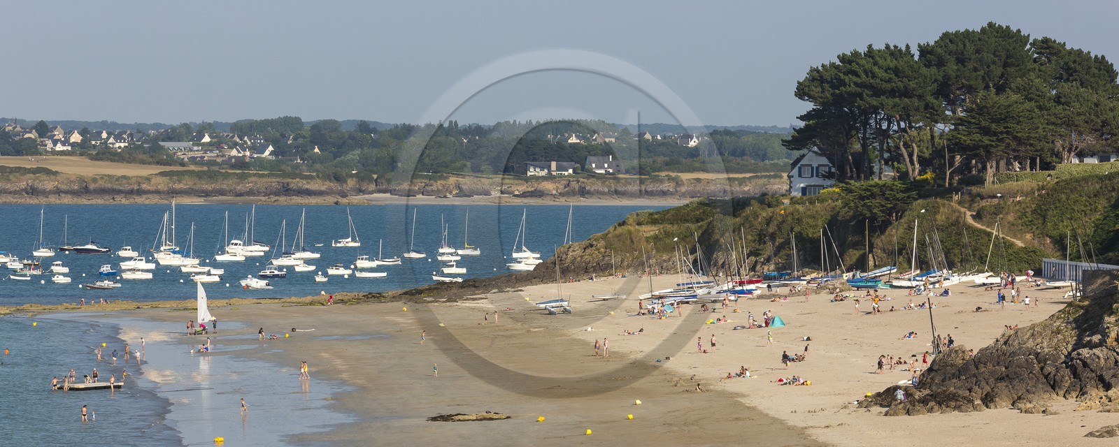 La plage du Rougeret à Saint-Jacut de la Mer ( 22 ).