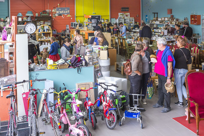Boutique du comptoir du réemploi à Caudan