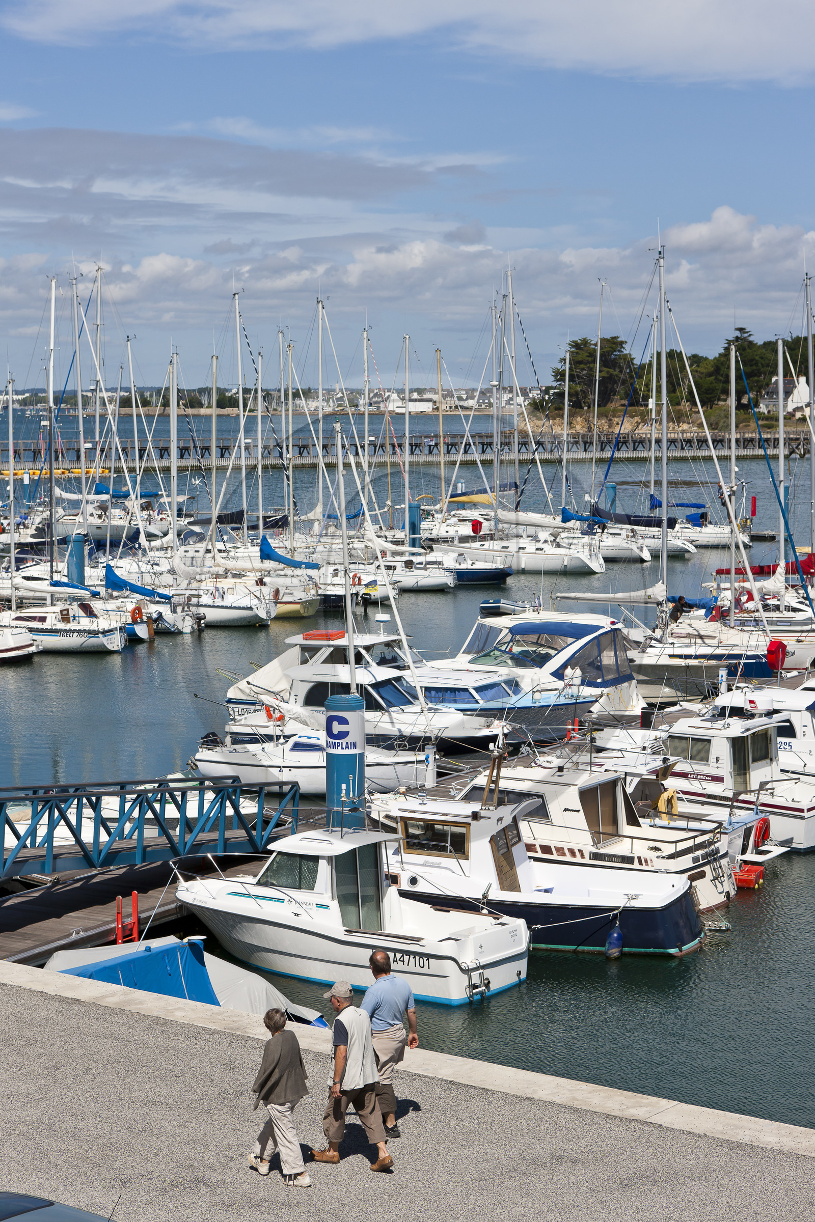 Le port de la pointe _ Port-Louis