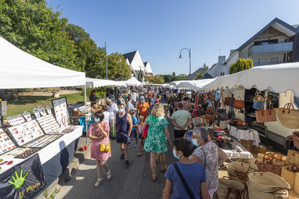 CARNAC _ Jour de marché dans le bourg _ ÉTÉ 2021