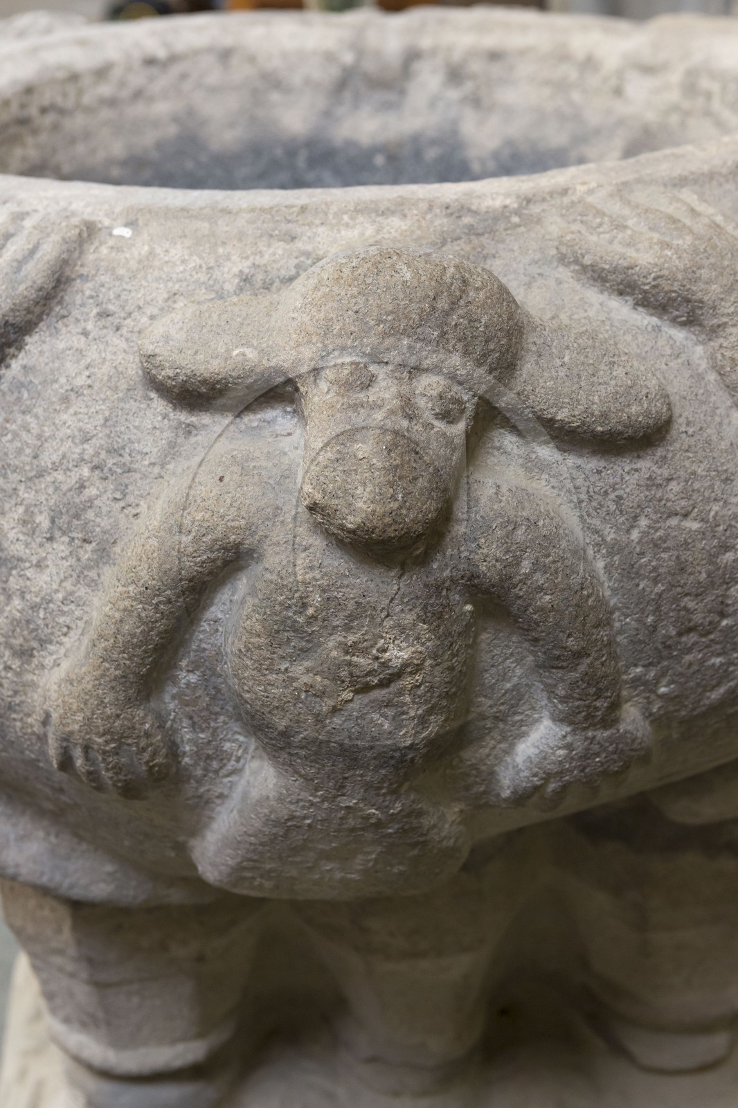 cuve baptismale _ église de Landébia