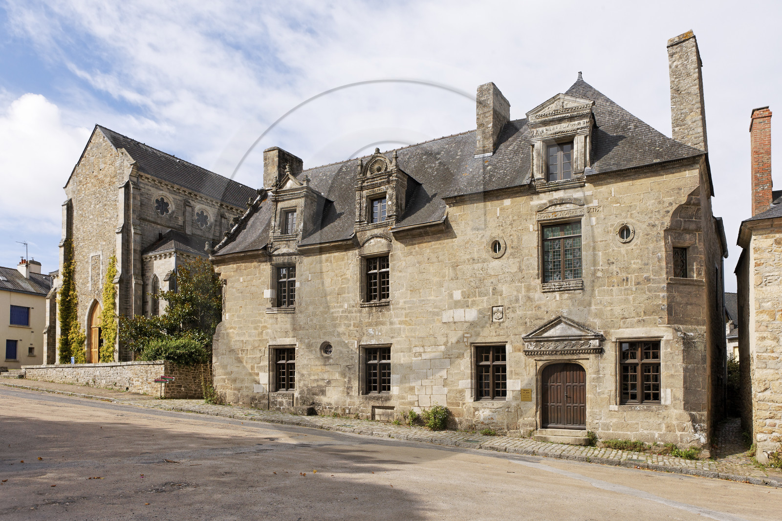 Pont-Scorff_Place de la maison des princes