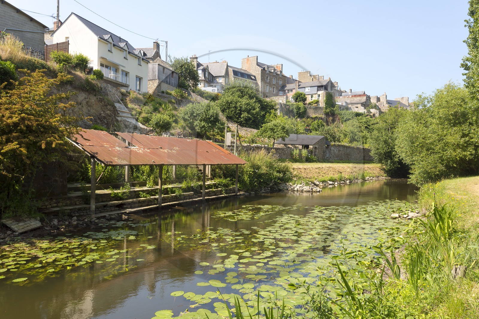 Ancien Lavoir _ Parc du pré Rolland, Plancoët ( 22 ).